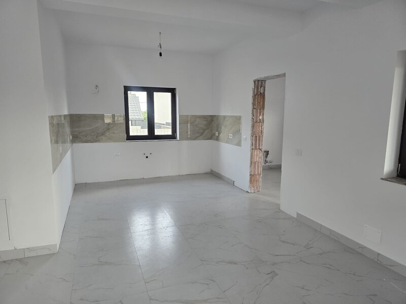 Sarata, Bacau, casa noua moderna de vanzare, confort, spatiu si liniste.