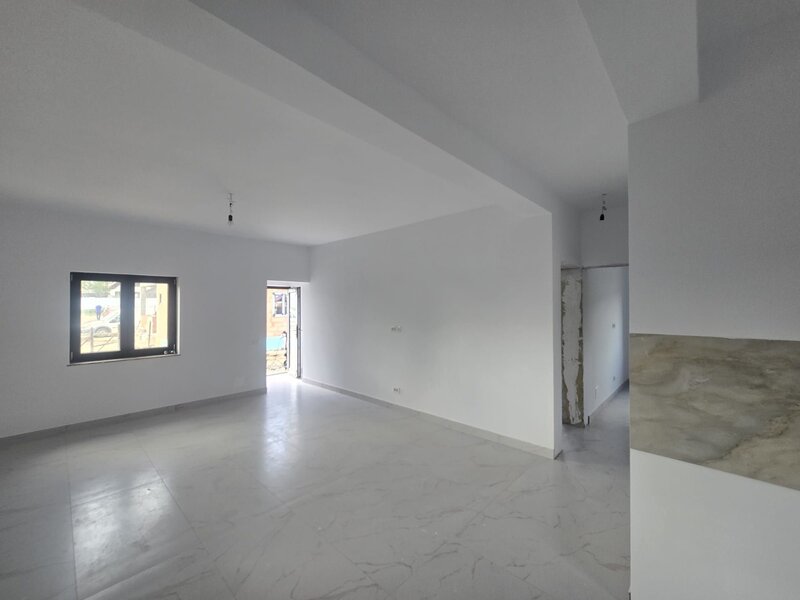 Sarata, Bacau, casa noua moderna de vanzare, confort, spatiu si liniste.