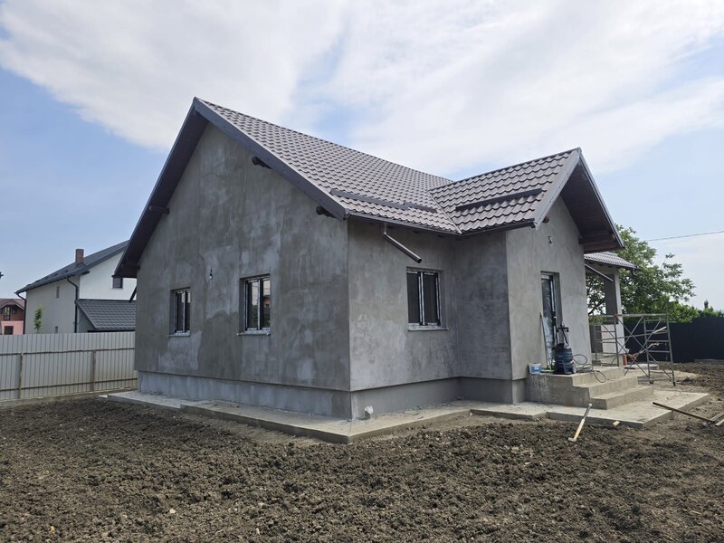 Sarata, Bacau, casa noua moderna de vanzare, confort, spatiu si liniste.